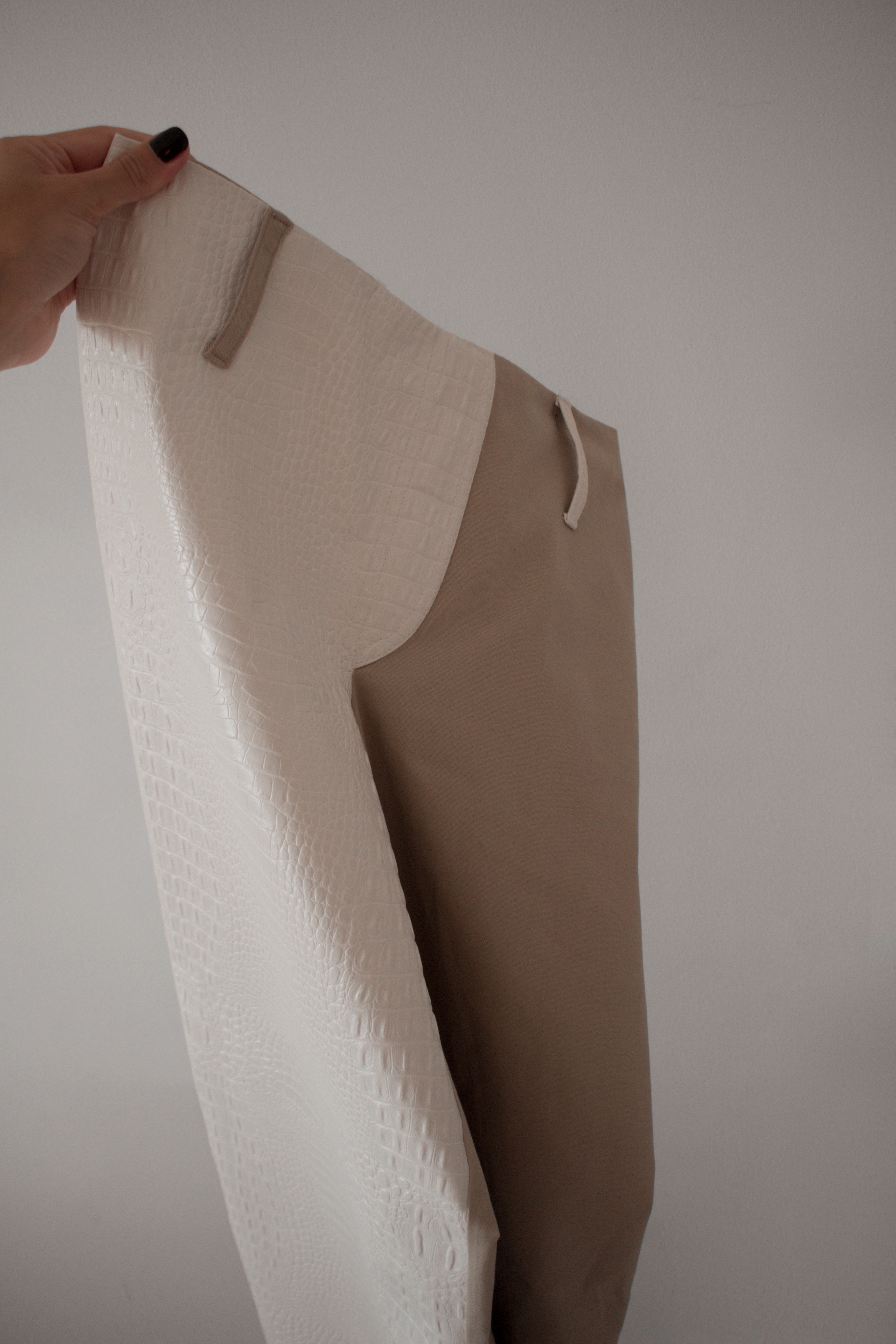 // FAOUZIA// White Croc /Nude Pants